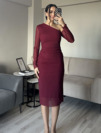 Kadın Bordo Tek Omuz Asimetrik Kol Drapeli Esnek Uzun Kollu Tül Elbise Astarlı Maxi Tül Elbise
