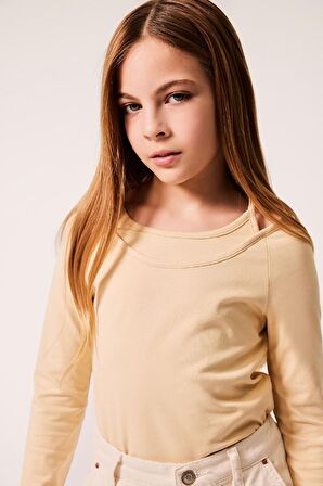 Kız Çocuk Slim Fit Dar Kesim Kaçık Yaka Tatlı Baskılı Fitilli Kaşkorse Uzun Kollu Tişört