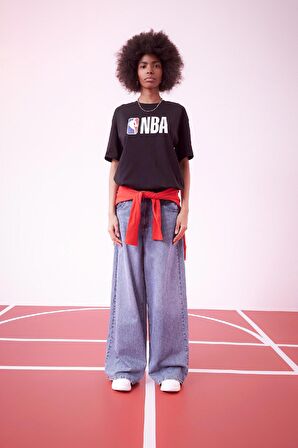DeFactoFit NBA Wordmark Boxy Fit Yuvarlak Yaka Kısa Kollu Tişört Z9313AZ24SPBK81