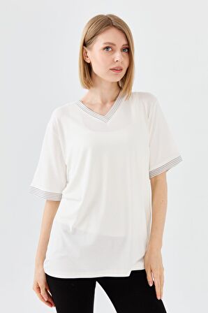 Kadın V Yaka Zincir Bantlı Penye T-shirt Kemik