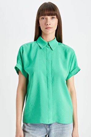 DeFacto Oversize Geniş Kalıp Kısa Kollu Gömlek D3068AX24SMGN326