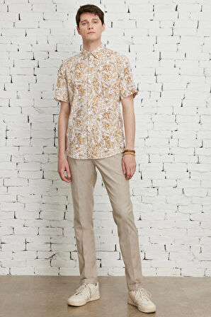 Erkek Beyaz-Kahve Slim Fit Dar Kesim Gizli Düğmeli Yaka %100 Pamuk Baskılı Gömlek