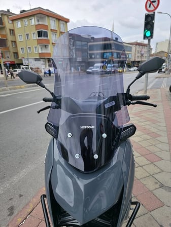 MOTOCAM Arora HTX PRO 50 Ön Cam 2025-2026 Model 65cm Füme Renkli 4mm