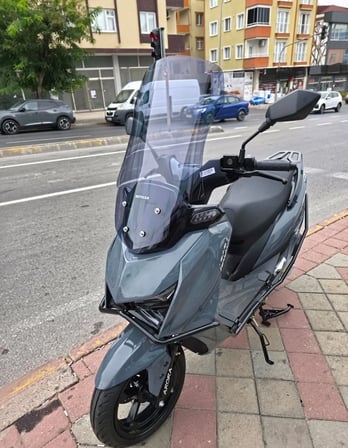 MOTOCAM Arora HTX PRO 50 Ön Cam 2025-2026 Model 65cm Füme Renkli 4mm