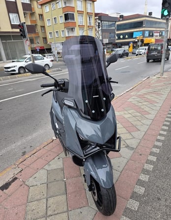 MOTOCAM Arora HTX PRO 50 Ön Cam 2025-2026 Model 65cm Siyah Renkli 4mm