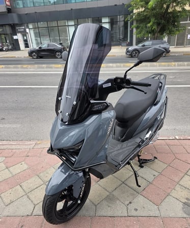 MOTOCAM Arora HTX PRO 50 Ön Cam 2025-2026 Model 65cm Siyah Renkli 4mm