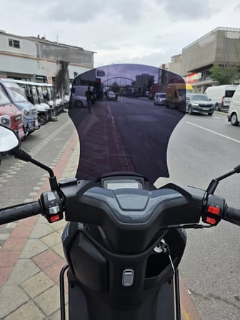 MOTOCAM Arora HTX PRO 50 Ön Cam 2025-2026 Model 65cm Siyah Renkli 4mm