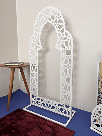 Ayaklı Metal Mihrab, İslami Motifli, Namaz Köşesi, Mescit Dekoru Beyaz