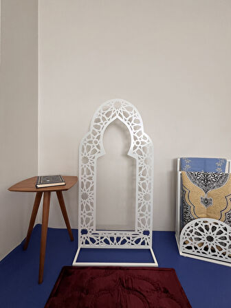Ayaklı Metal Mihrab, İslami Motifli, Namaz Köşesi, Mescit Dekoru Beyaz
