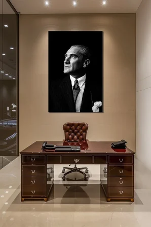 Atatürk Siyah Beyaz Portre Cam Tablo – Klasik Şık UV Baskı Duvar Dekoru