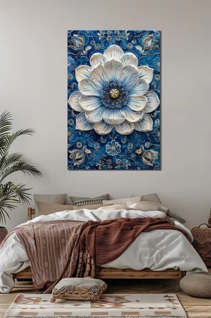 Mavi Çiçek Baskılı Cam Tablo – Etnik Desenli Dekoratif Lotus Duvar Tablosu