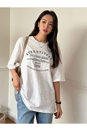 Unisex Beyaz Attentive Baskılı Oversize T-shirt