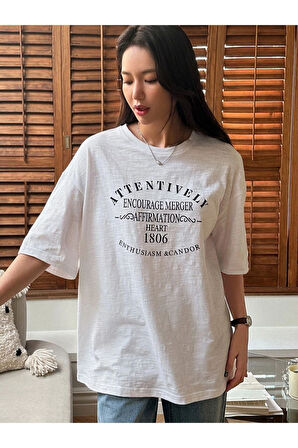 Unisex Beyaz Attentive Baskılı Oversize T-shirt
