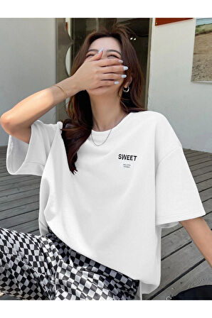 Unisex Beyaz Sweet Baskılı Oversize Tshirt
