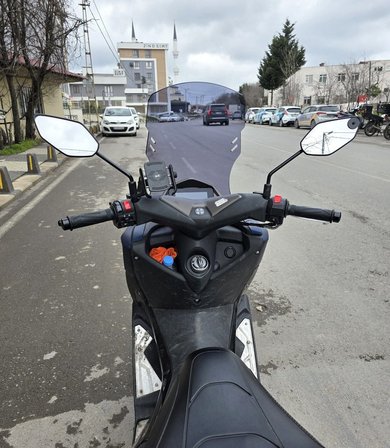 MOTOCAM Arora Max T Easy 125 Ön Cam 2022-2026 Model 65cm Füme Renkli 4mm ORTA BOYLU