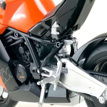 NessiWorld 1:10 1190 RC8 Model Motosiklet