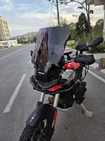 MOTOCAM Aprilia Tuareg 660 Siperlik Ön Cam 2022-2025 Model 58cm Siyah Renkli 4mm