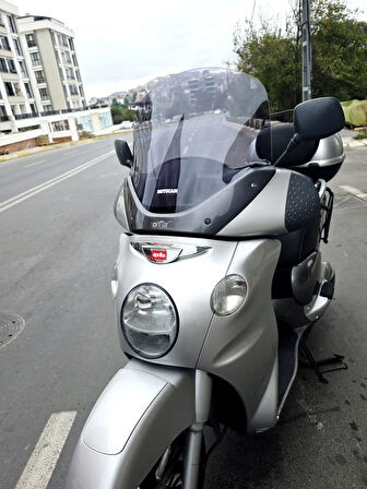 MOTOCAM Aprilia Scarabeo 500 Siperlik Ön Cam 49cm 2003-2008 Model Füme Renkli 4mm