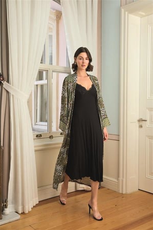 Arias Closet Çiçek Yaprak Etnik Desenli Dantelli Dekolteli Sabahlık Takımı