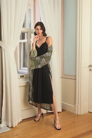 Arias Closet Çiçek Yaprak Etnik Desenli Dantelli Dekolteli Sabahlık Takımı
