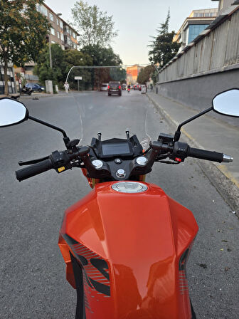 MOTOCAM Arora ARS 200 Siperlik Ön Cam 2022-2025 Model 46cm Şeffaf Renkli 4mm