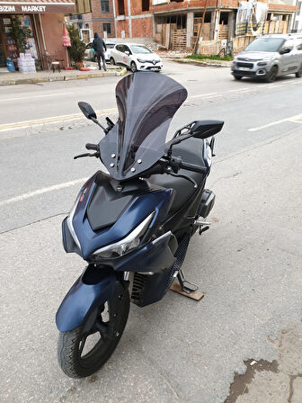 MOTOCAM RKS Arome 125 Siperlik Ön Cam 2023-2025 Model 54cm Siyah Renkli Sportif Model