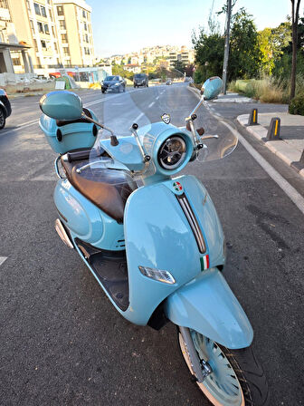 MOTOCAM Arora Cappucino Siperlik Ön Cam 2003-2025 Model 39cm Şeffaf Renkli 4mm APARATSIZDIR