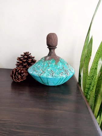 El Boyaması Seramik Vazo – 22 cm | Şık & Özgün Tasarım