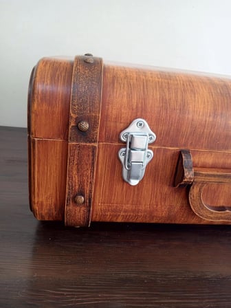 El Boyaması Ahşap Bavul | Dekoratif Vintage Sandık 49x31x22 cm