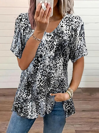 Kadın V Yaka Renkli Leopar Desen Büzgü Detay Süprem Bluz