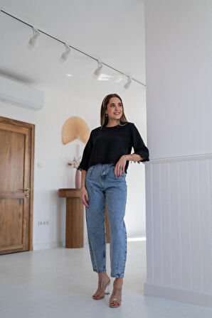 Beyaz Püskül Detaylı Bluz