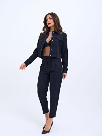 Siyah Etiket Detaylı Ceket