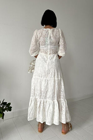 Beyaz Düğmeli Brode Elbise