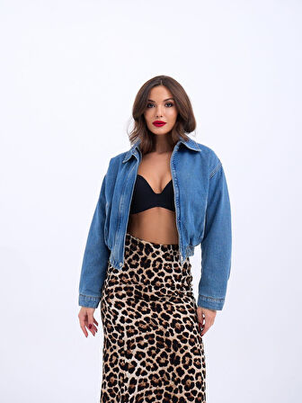 Beyaz Kapaklı Pileli Gömlek