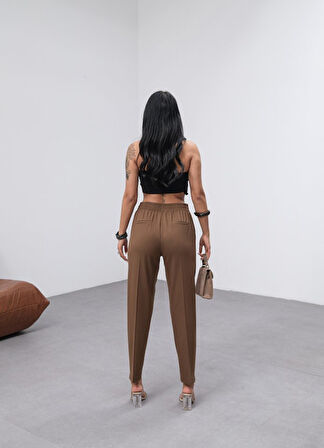 Dekorati̇f Düğmeli̇ Arka Bel Lasti̇kli̇ Pantolon