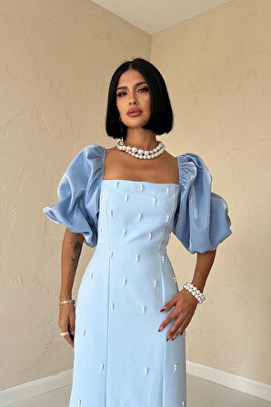 Pembe İşlemeli Kolu Garnili Elbise