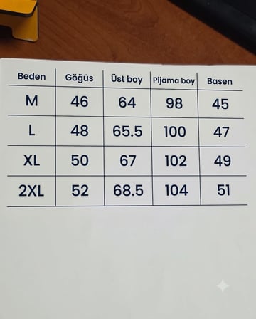 Kadın  Uzun Kollu Desenli Fiyonk Detaylı Kaşkorse Kumaş Pijama Takımı