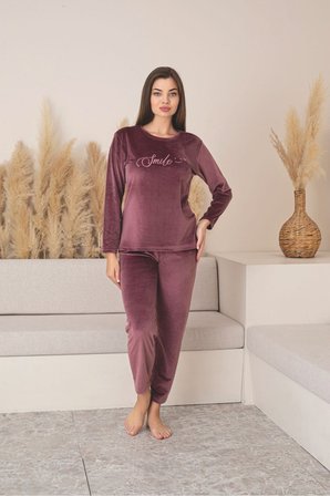 Kadın Kırmızı Renk Likralı Kadife Pijama Takımı