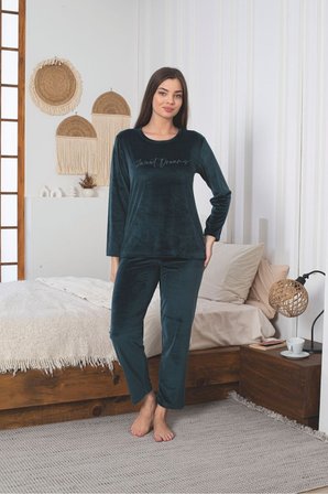 Kadın Kırmızı Renk Likralı Kadife Pijama Takımı