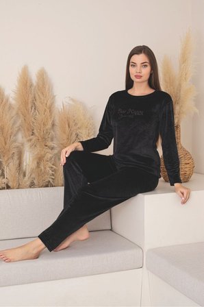 Kadın Kırmızı Renk Likralı Kadife Pijama Takımı