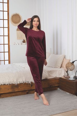 Kadın Kırmızı Renk Likralı Kadife Pijama Takımı