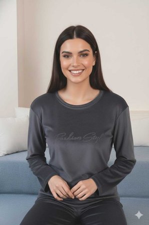Kadın Kırmızı Renk Likralı Kadife Pijama Takımı