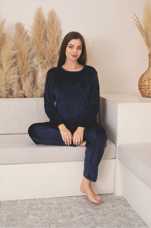 Kadın Kırmızı Renk Likralı Kadife Pijama Takımı
