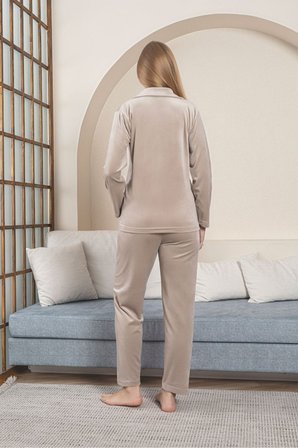 Kırmızı Renk Boydan Düğmeli Kadın Kadife Pijama Takımı