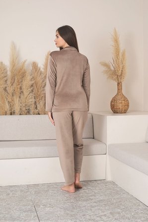 Kırmızı Renk Boydan Düğmeli Kadın Kadife Pijama Takımı