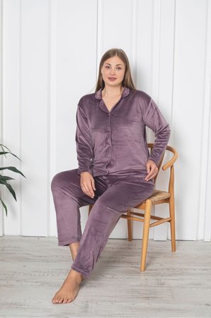 Büyük Beden Boydan Düğmeli Kadife Pijama Takımı