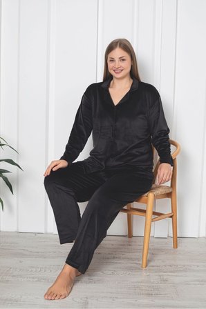 Büyük Beden Boydan Düğmeli Kadife Pijama Takımı