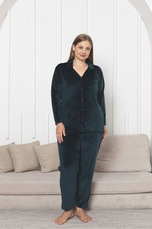 Büyük Beden Boydan Düğmeli Kadife Pijama Takımı