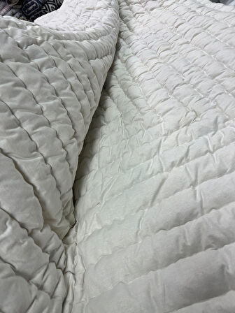 Cotivo El Yapımı El Sırıması Kuzu Yünü Battal Boy Yorgan 220x240