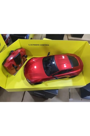 2.4 GHZ 1:18 Uzaktan Kumandalı Araba Lisanlı Full Fonksiyon Pilli Aston Martin Vantage
